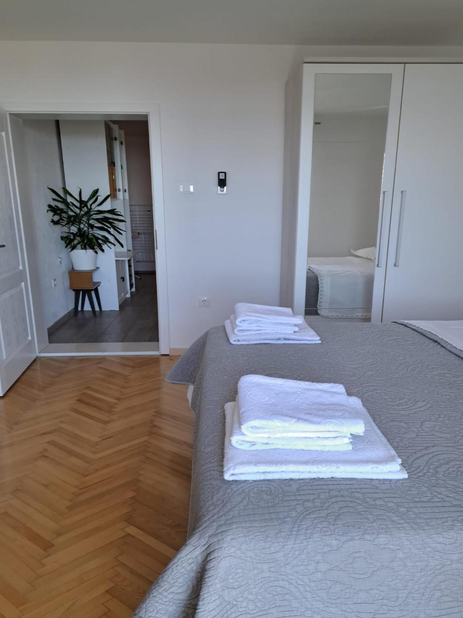 Apartman Adriatic Pavlinovic - Makarska Bagian luar foto